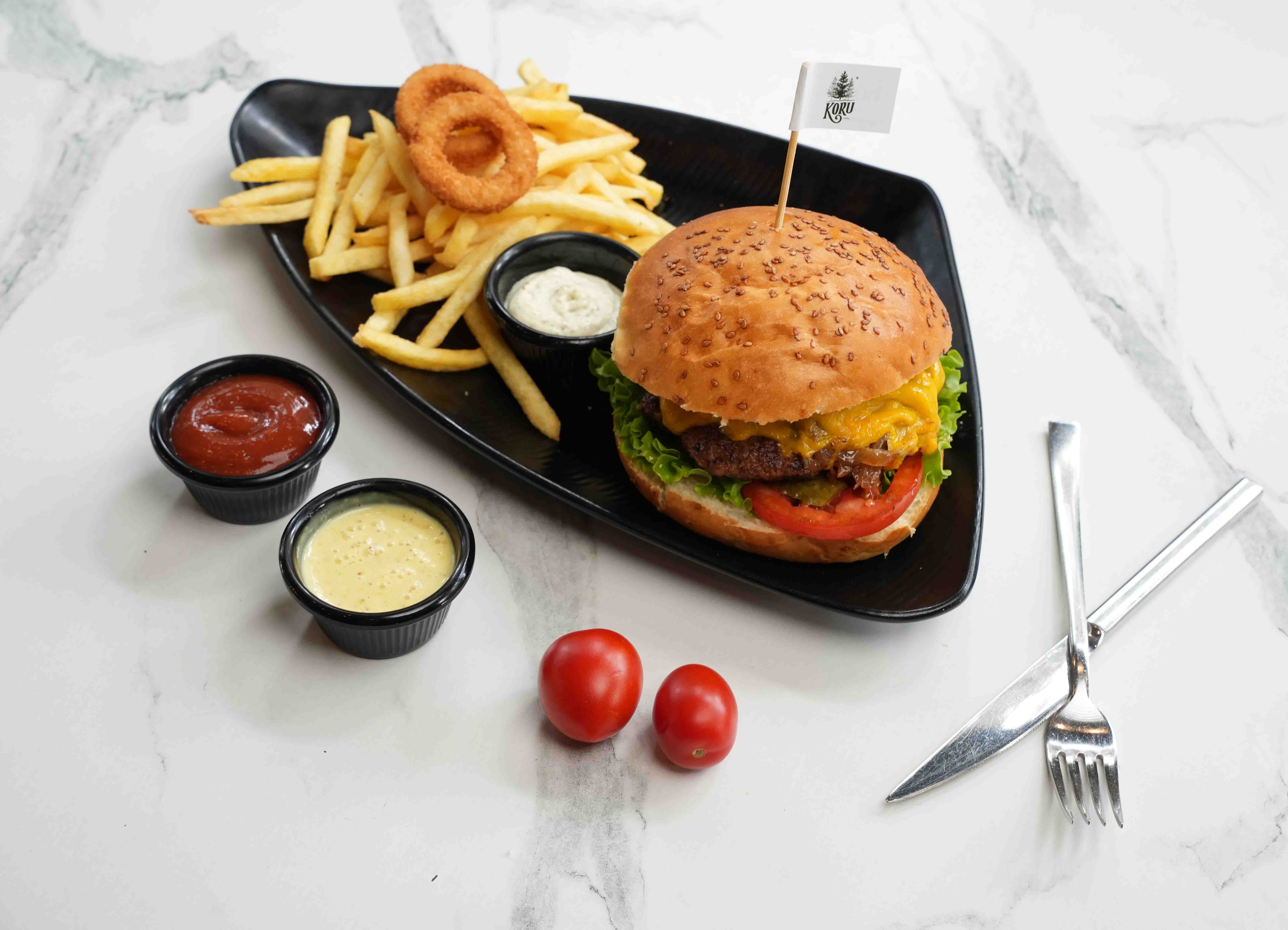 Karamelize Soğan Cheeseburger (150 gr)
