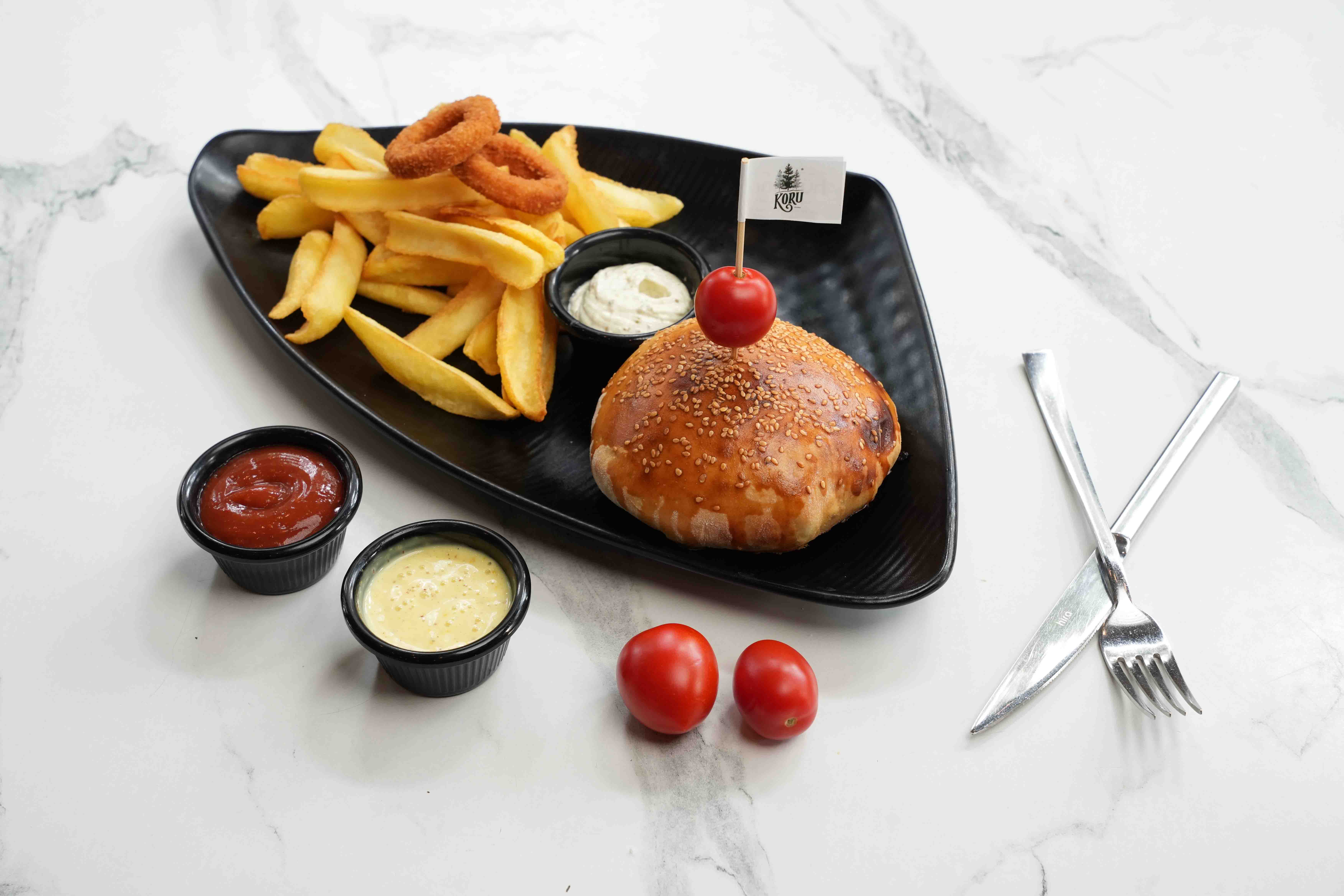 Karamelize Soğan Fırın Burger (150 gr)